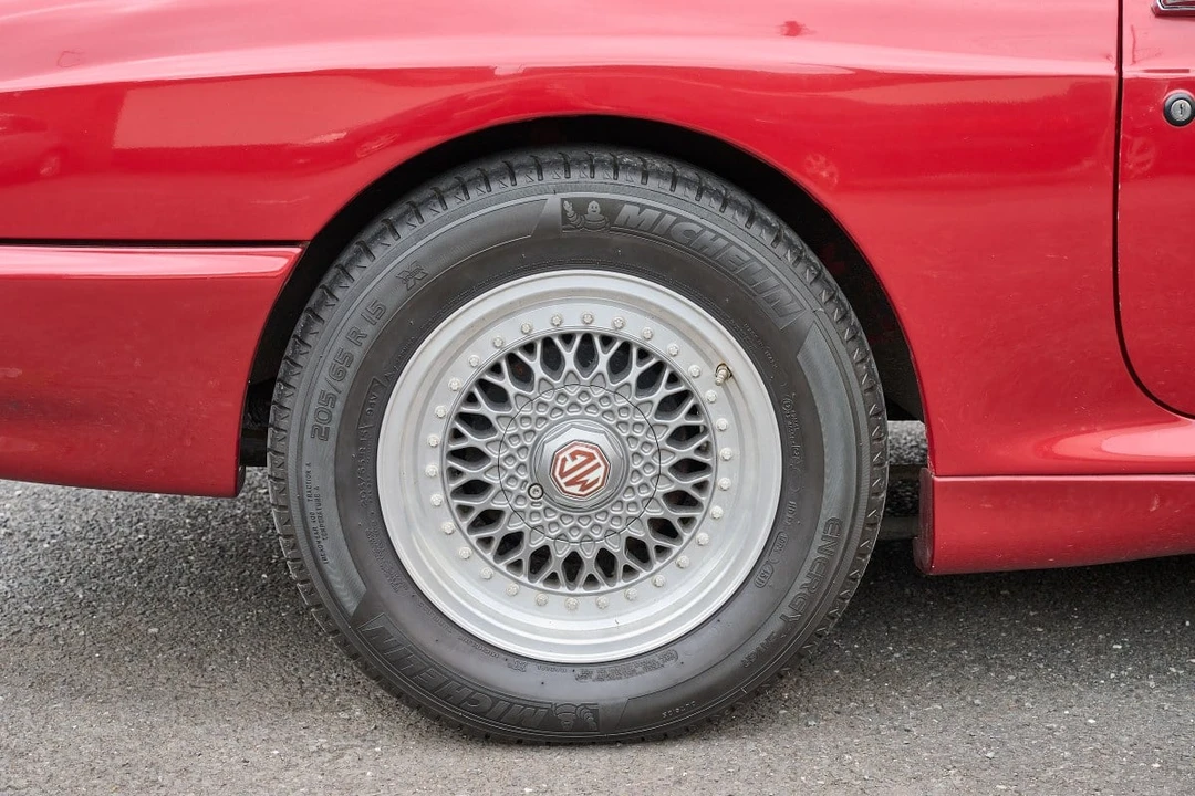 1996 MG RV8 - Image 26 of 30