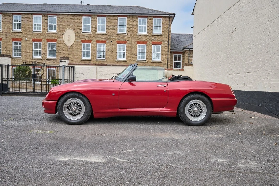 1996 MG RV8 - Image 6 of 30