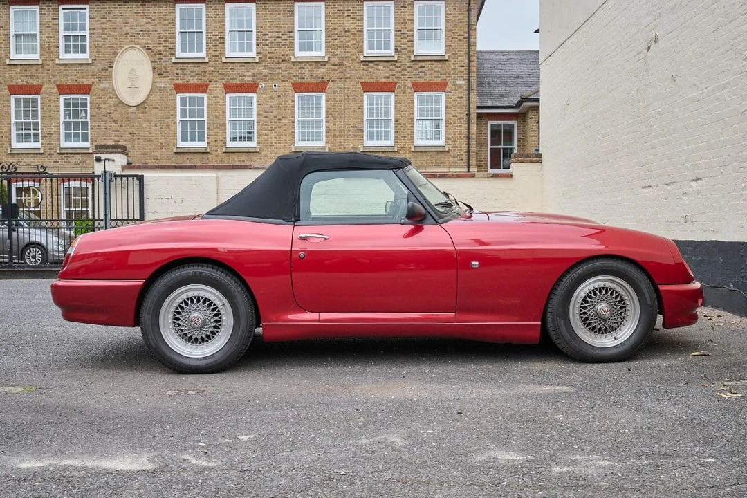 1996 MG RV8 - Image 23 of 30