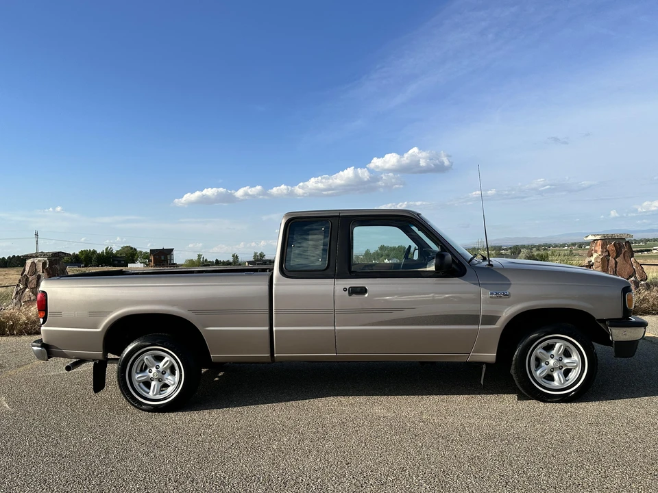 1996 Mazda B Series 4th Gen - Image 12 of 31