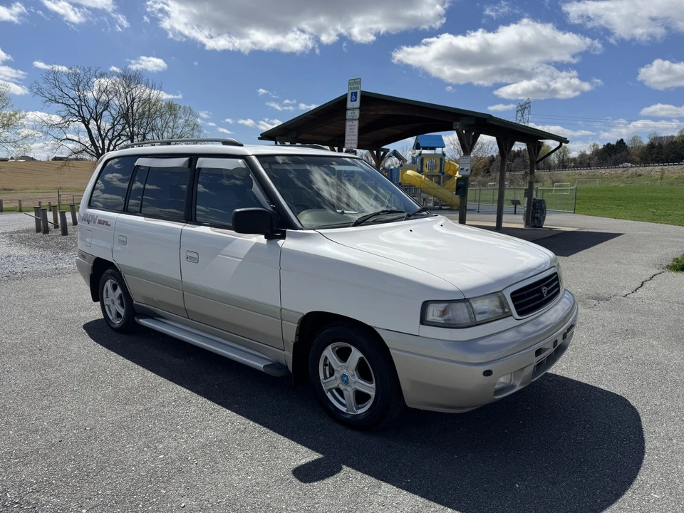 1996 Mazda MPV 1st Gen - Image 10 of 31