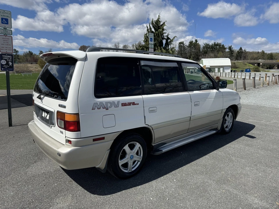 1996 Mazda MPV 1st Gen - Image 8 of 31
