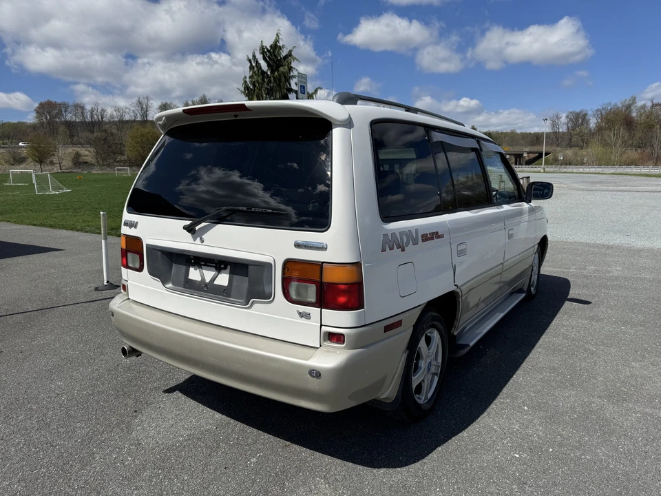 1996 Mazda MPV 1st Gen - Image 7 of 31