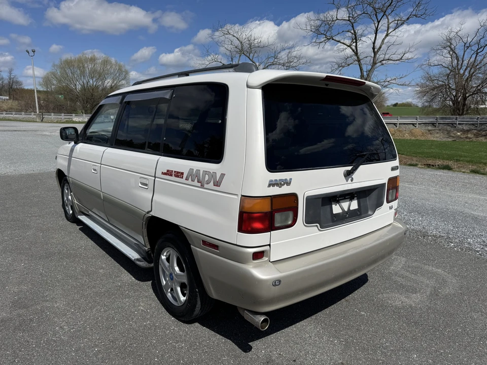 1996 Mazda MPV 1st Gen - Image 5 of 31