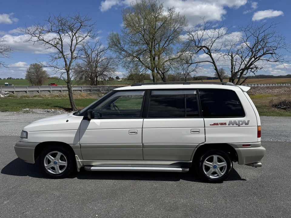 1996 Mazda MPV 1st Gen - Image 4 of 31
