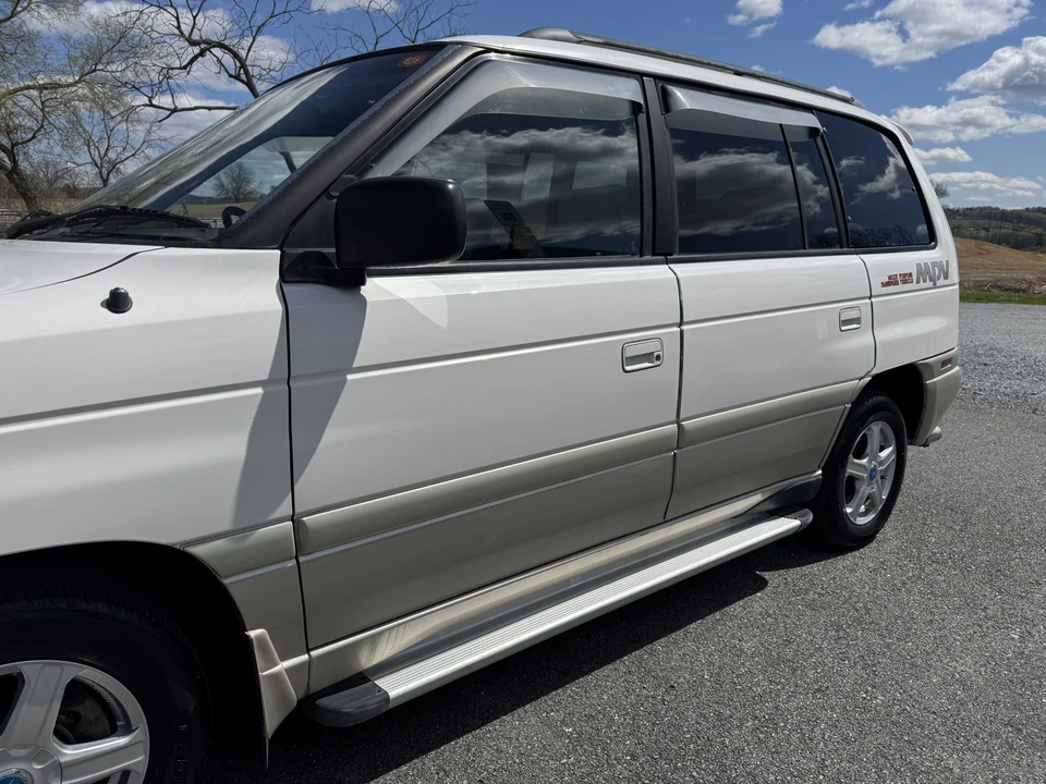 1996 Mazda MPV 1st Gen - Image 16 of 31