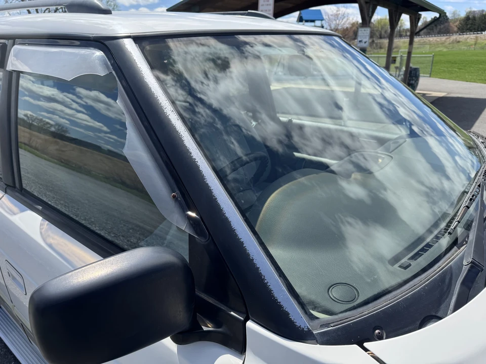 1996 Mazda MPV 1st Gen - Image 28 of 31