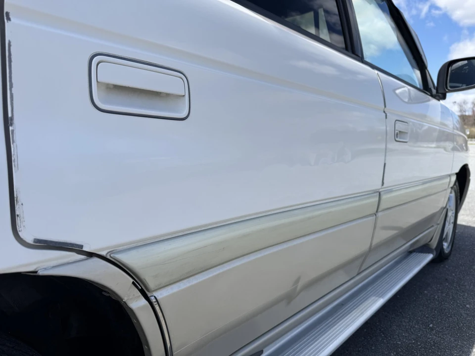1996 Mazda MPV 1st Gen - Image 25 of 31
