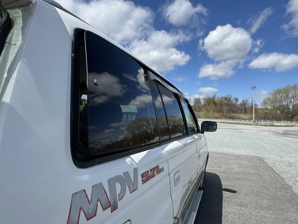 1996 Mazda MPV 1st Gen - Image 23 of 31