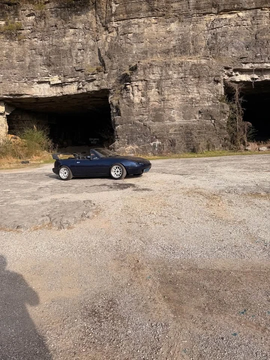 1996 Mazda NA MX-5 Miata - Image 5 of 10