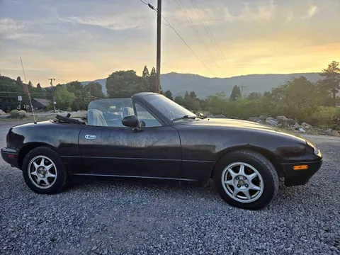 1996 Mazda MX-5 Miata RF Club Convertible 2D
