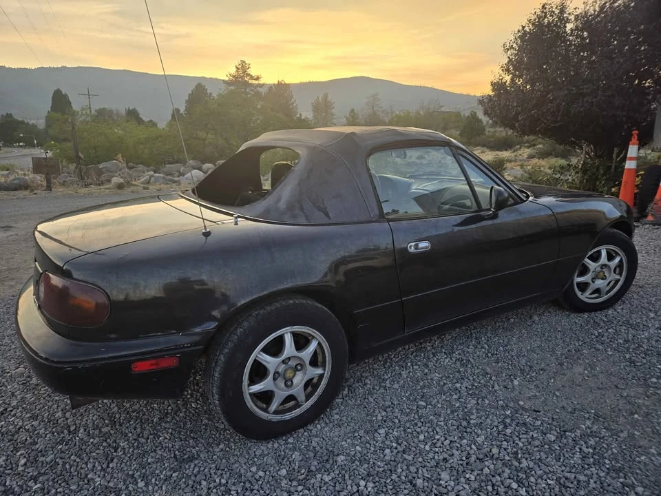 1996 Mazda NA MX-5 Miata - Image 9 of 10