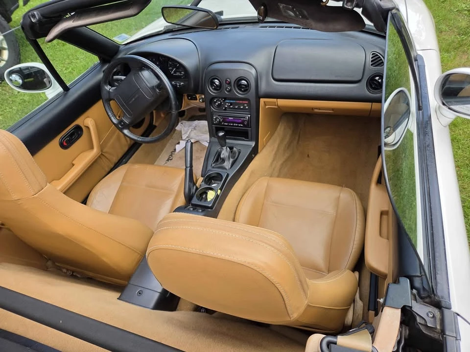 1996 Mazda NA MX-5 Miata - Image 8 of 11