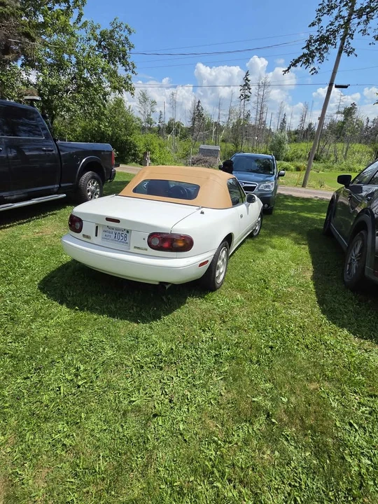 1996 Mazda NA MX-5 Miata - Image 5 of 11