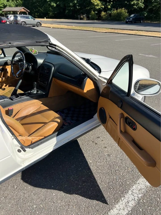 1996 Mazda NA MX-5 Miata - Image 10 of 16