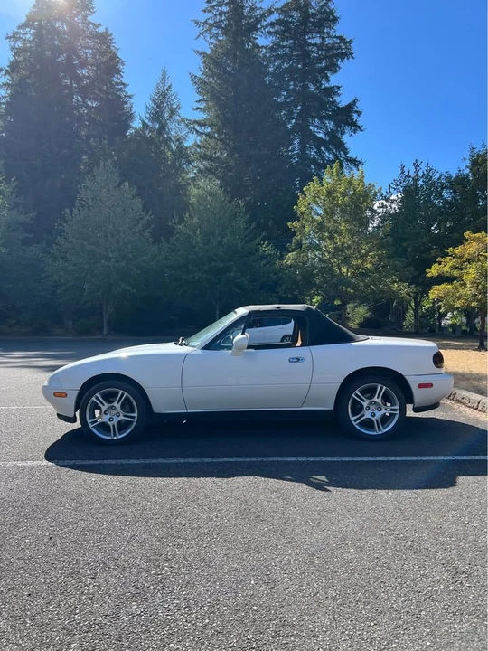 1996 Mazda NA MX-5 Miata - Image 4 of 16