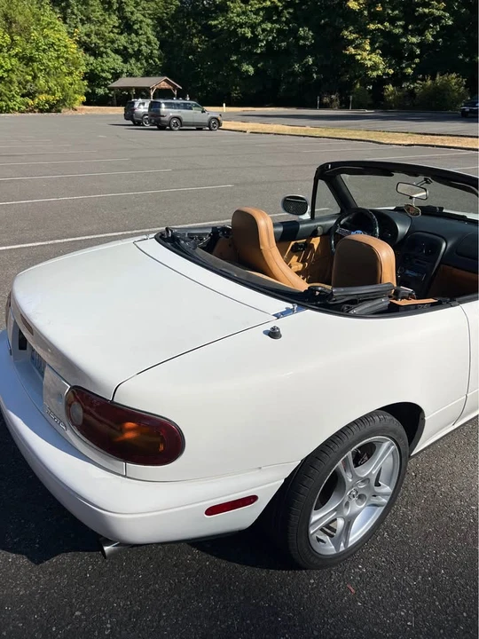 1996 Mazda NA MX-5 Miata - Image 9 of 16