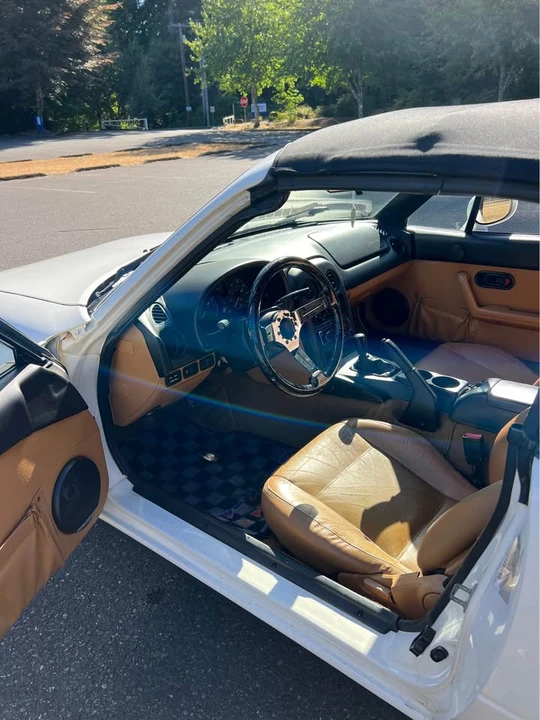 1996 Mazda NA MX-5 Miata - Image 11 of 16