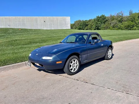 1996 Mazda MX-5 Convertible 2D