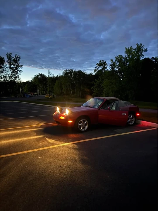 1996 Mazda NA MX-5 Miata - Image 2 of 7