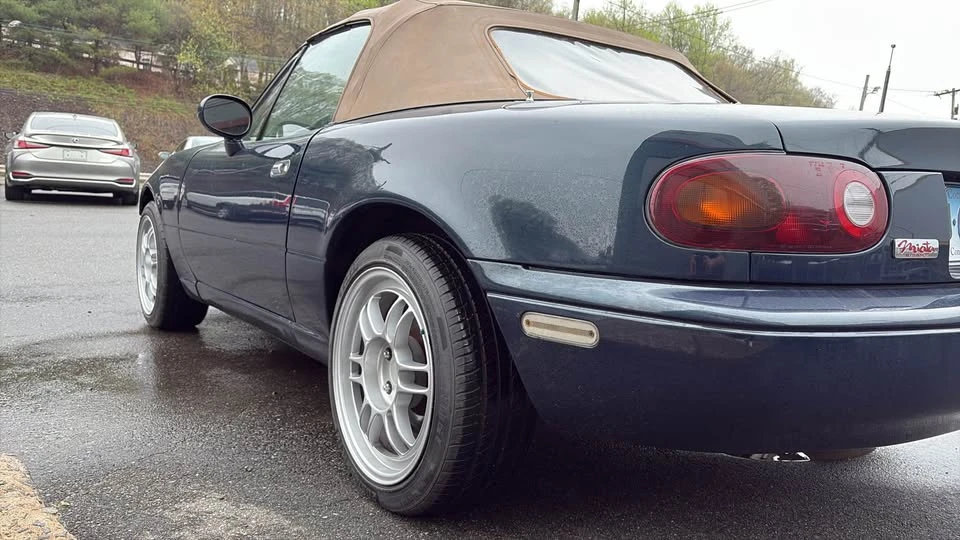 1996 Mazda NA MX-5 Miata - Image 2 of 3