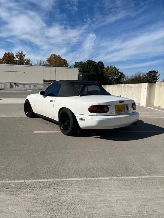 1996 Mazda NA MX-5 Miata - Image 4 of 10