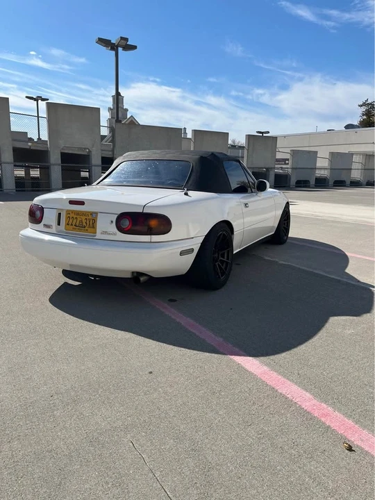 1996 Mazda NA MX-5 Miata - Image 5 of 10