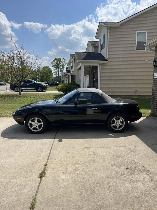 1996 Mazda NA MX-5 Miata - Image 2 of 12