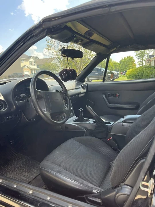 1996 Mazda NA MX-5 Miata - Image 5 of 12