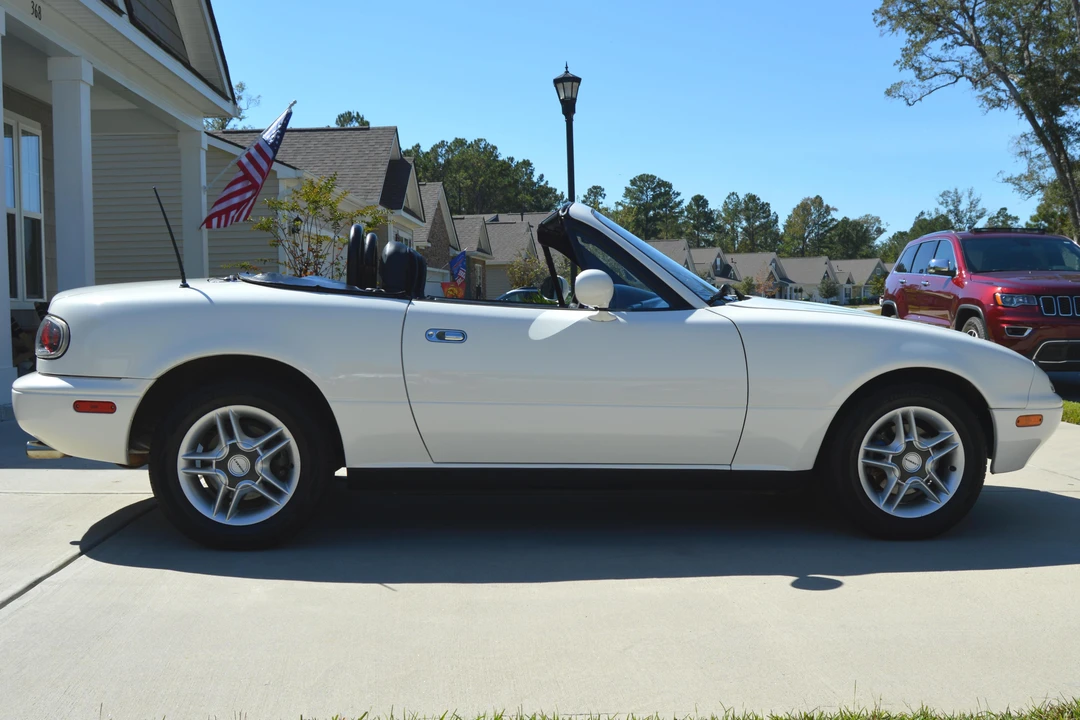 1996 Mazda NA MX-5 Miata - Image 13 of 15