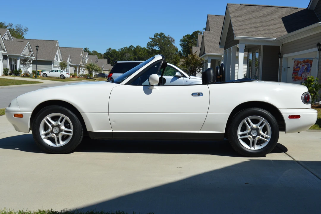 1996 Mazda NA MX-5 Miata - Image 8 of 15