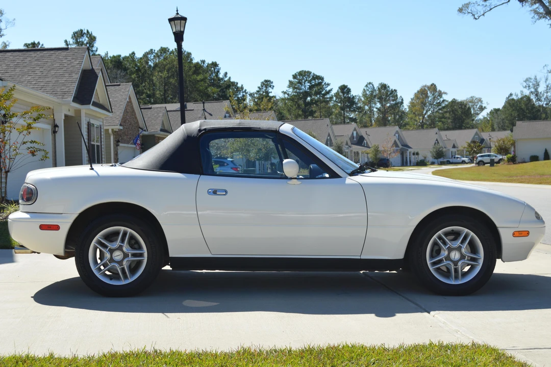 1996 Mazda NA MX-5 Miata - Image 3 of 15