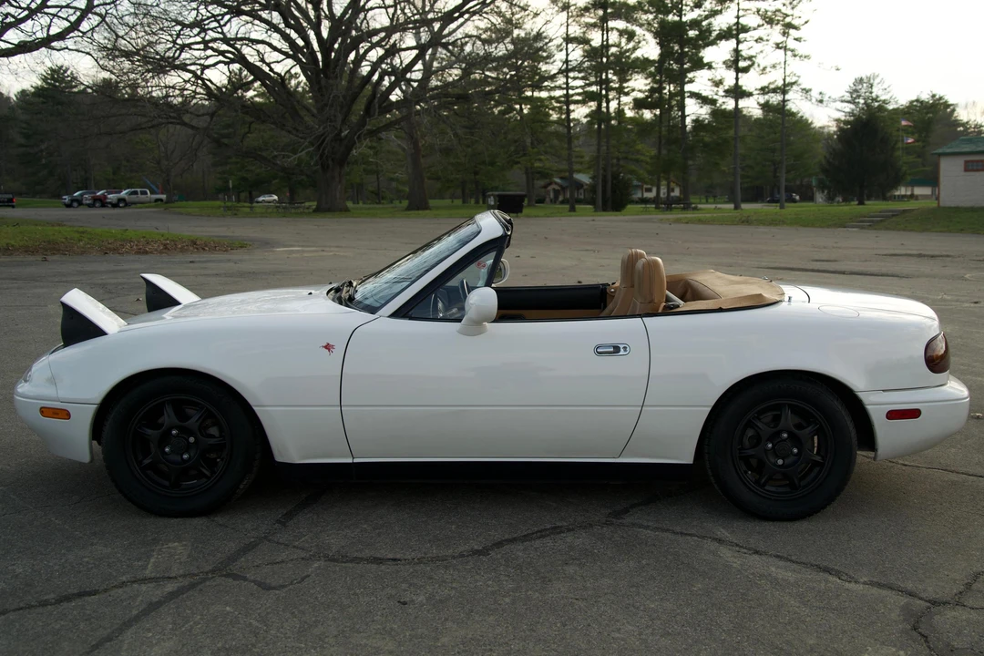 1996 Mazda NA MX-5 Miata - Image 3 of 21