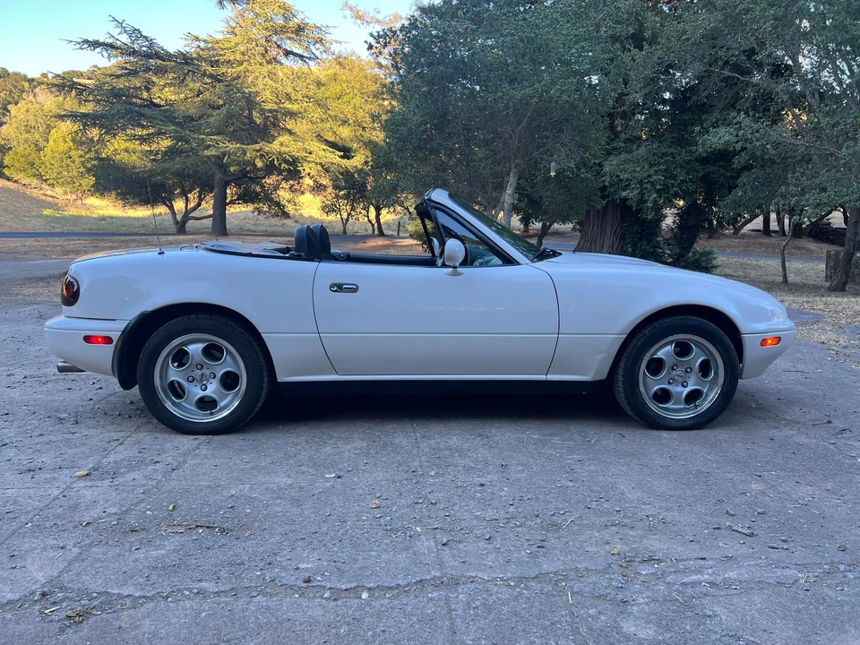 1996 Mazda NA MX-5 Miata - Image 9 of 31