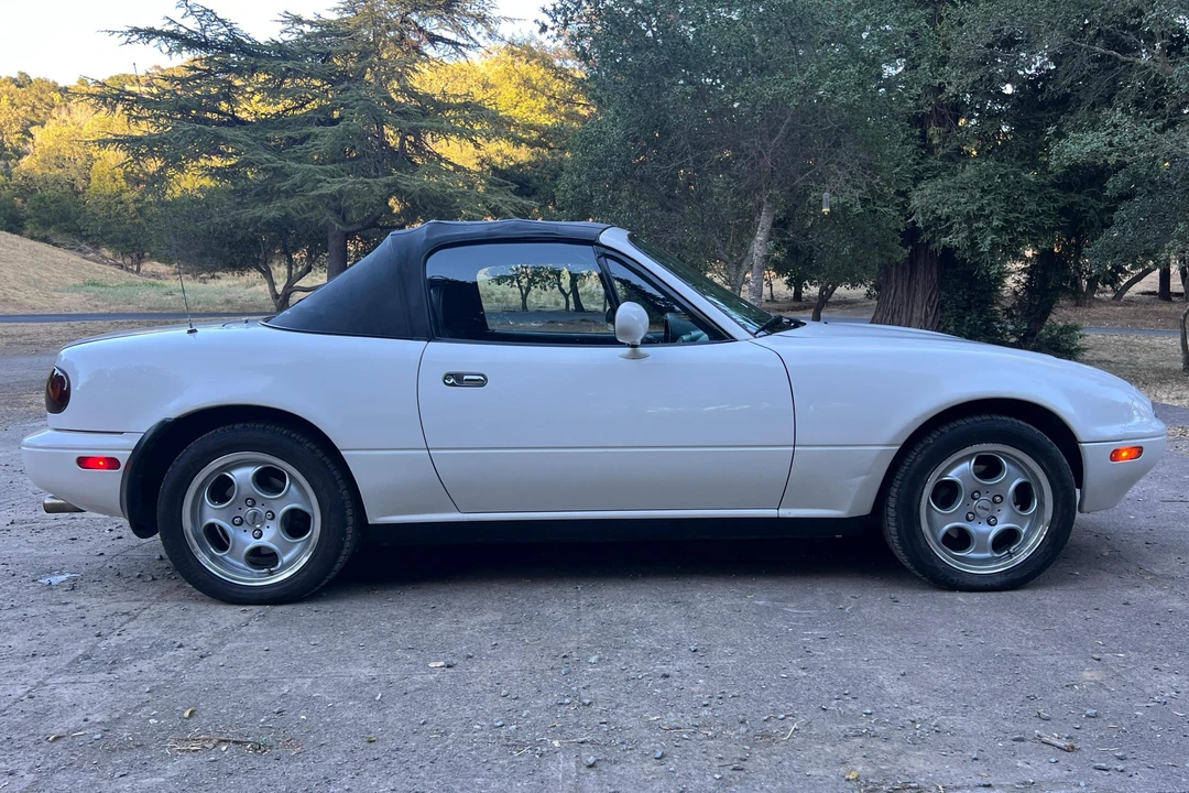 1996 Mazda NA MX-5 Miata - Image 3 of 31