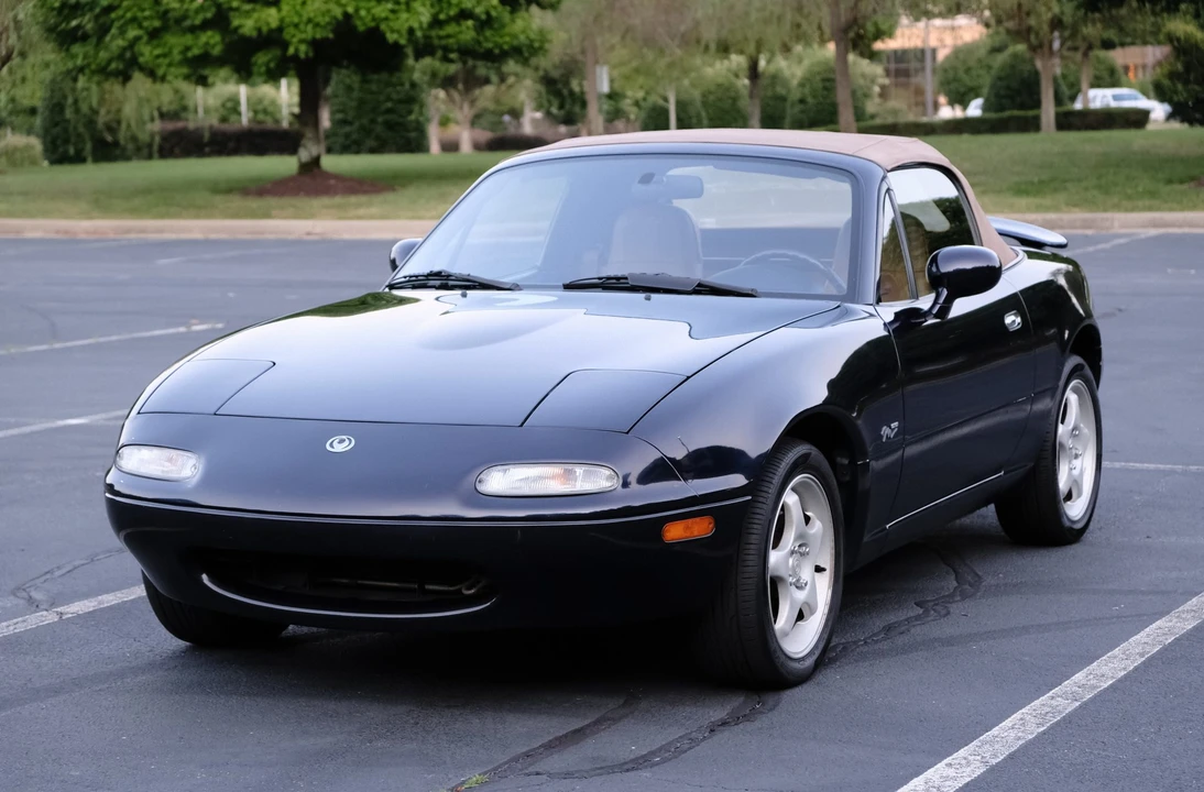 1996 Mazda NA MX-5 Miata - Image 2 of 31