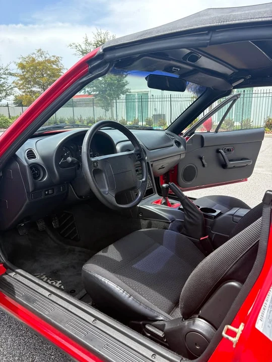 1996 Mazda NA MX-5 Miata - Image 5 of 9