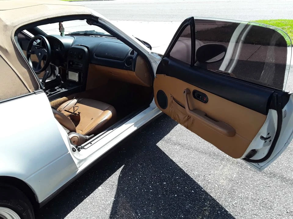 1996 Mazda NA MX-5 Miata - Image 5 of 7