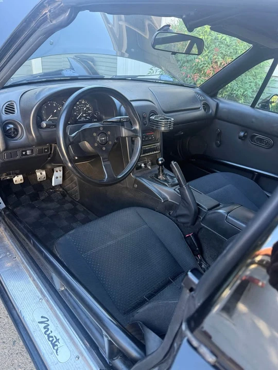 1996 Mazda NA MX-5 Miata - Image 5 of 6