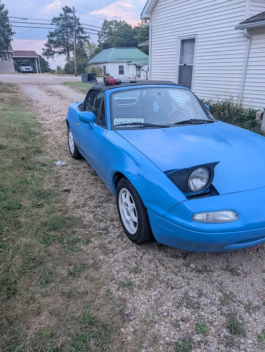 1996 Mazda NA MX-5 Miata - Image 2 of 3