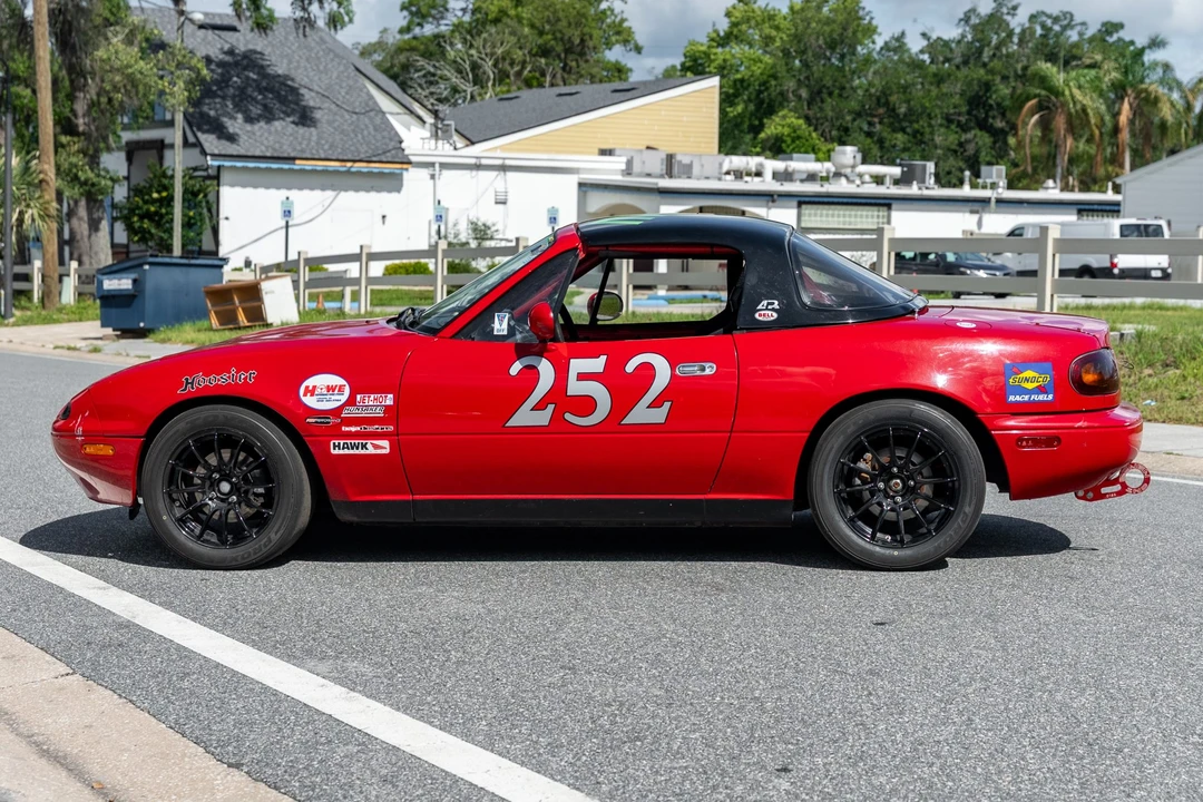 1996 Mazda NA MX-5 Miata - Image 2 of 31