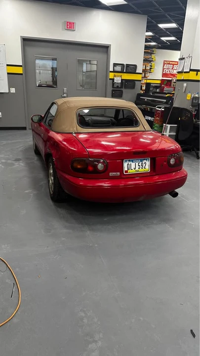 1996 Mazda NA MX-5 Miata - Image 5 of 15