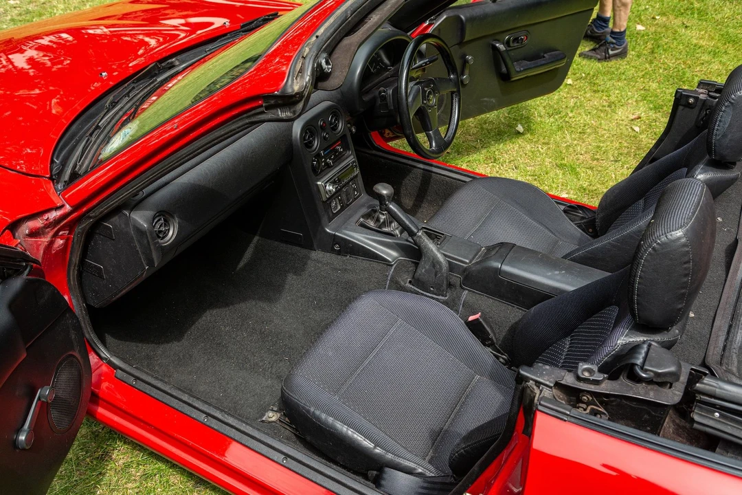 1996 Mazda NA MX-5 Miata - Image 4 of 8