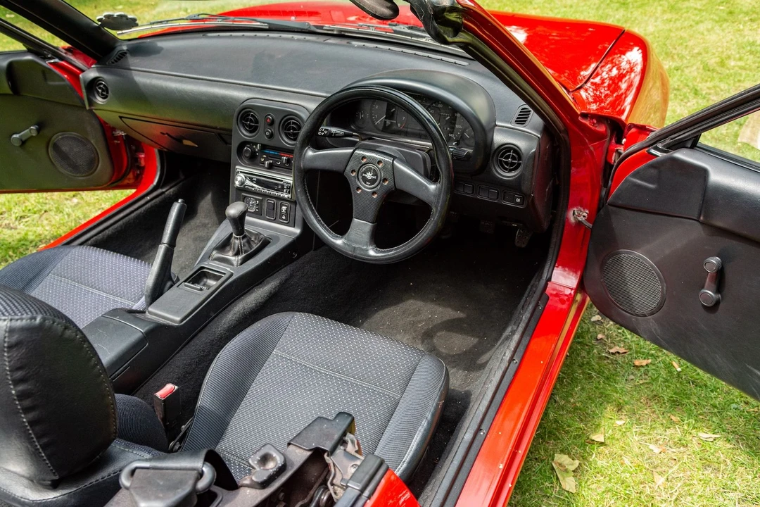 1996 Mazda NA MX-5 Miata - Image 5 of 8