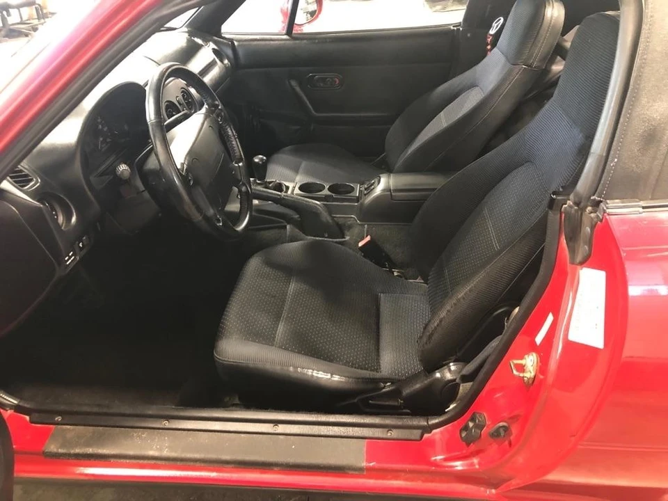 1996 Mazda NA MX-5 Miata - Image 6 of 14