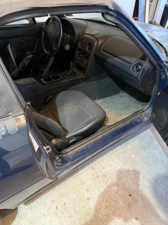 1996 Mazda NA MX-5 Miata - Image 4 of 10