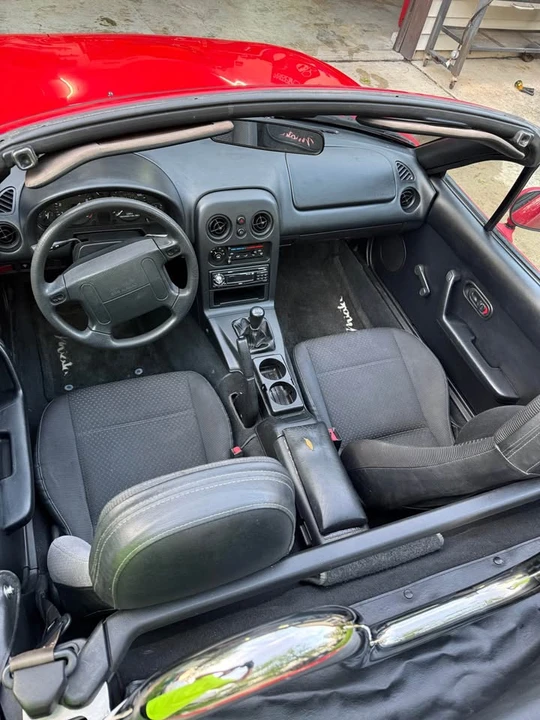 1996 Mazda NA MX-5 Miata - Image 6 of 9