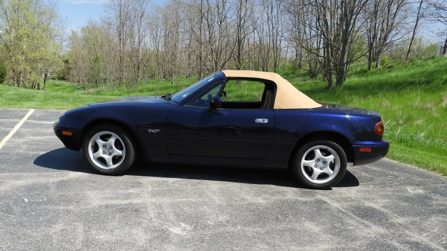 1996 Mazda NA MX-5 Miata - Image 2 of 31