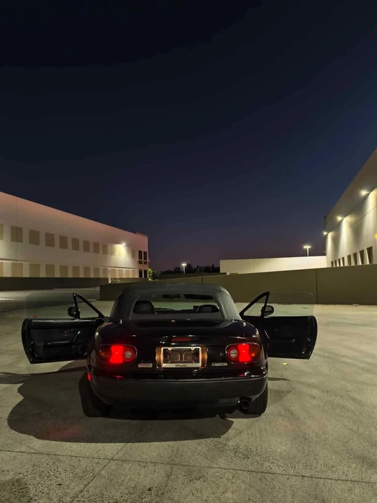 1996 Mazda NA MX-5 Miata - Image 5 of 10