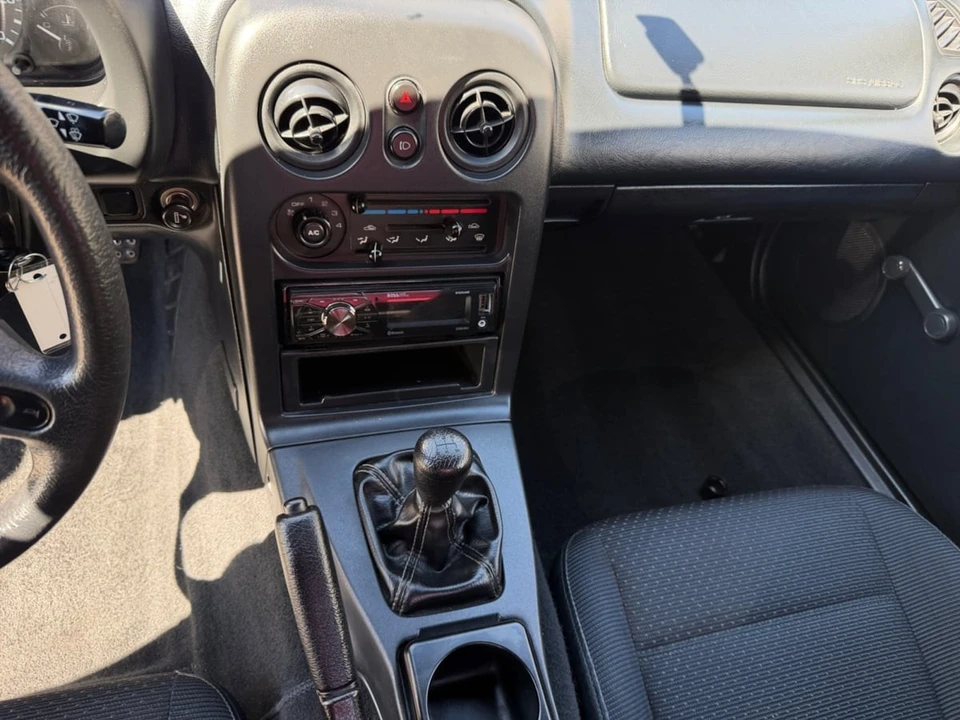 1996 Mazda NA MX-5 Miata - Image 11 of 22